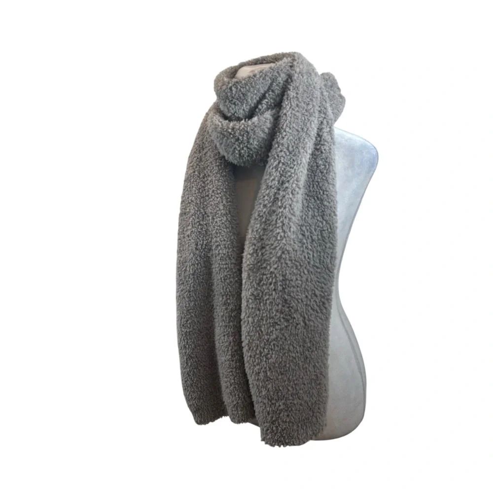 Ladies Barefoot Dreams CozyChic Brand Grey Scarf‎